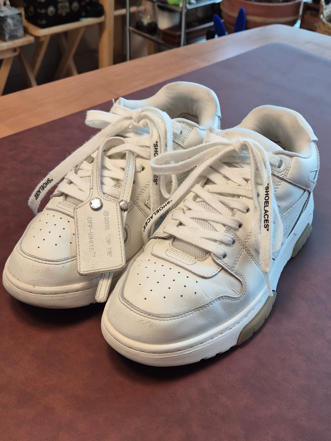 255-260(40) 정품 오프화이트 아웃오브오피스 스니커즈  상품이미지4