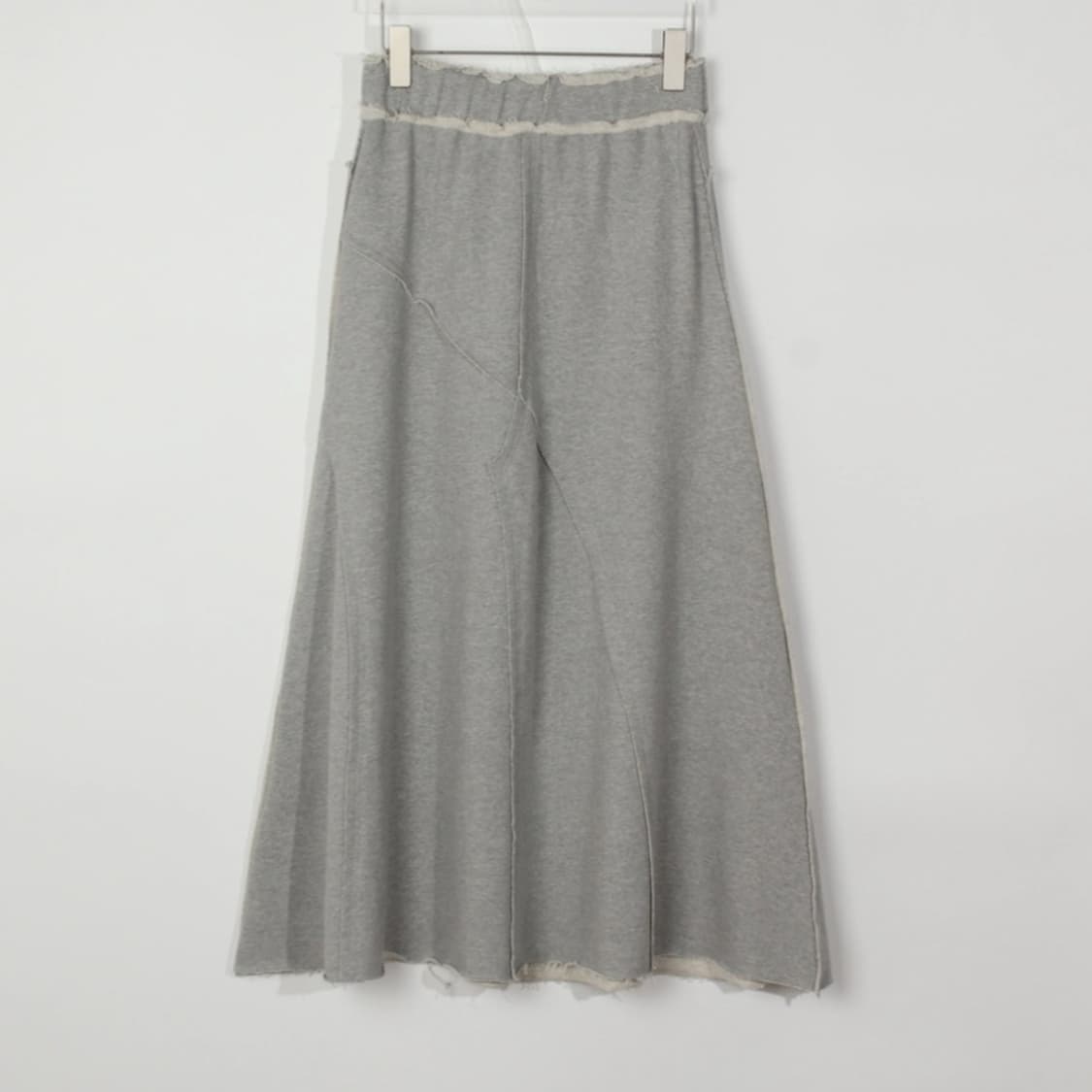 뉴뉴 텍스처서울 트레이닝 플레어 롱스커트 : 그레이 상품이미지6