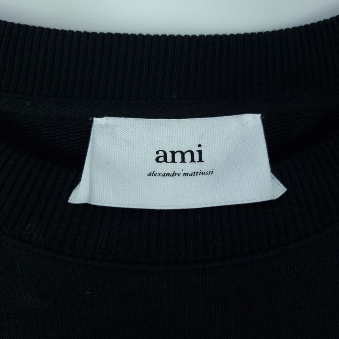 [아미] 블랙 하트 로고 자수 오버사이즈 맨투맨 블랙 P01324 상품이미지7