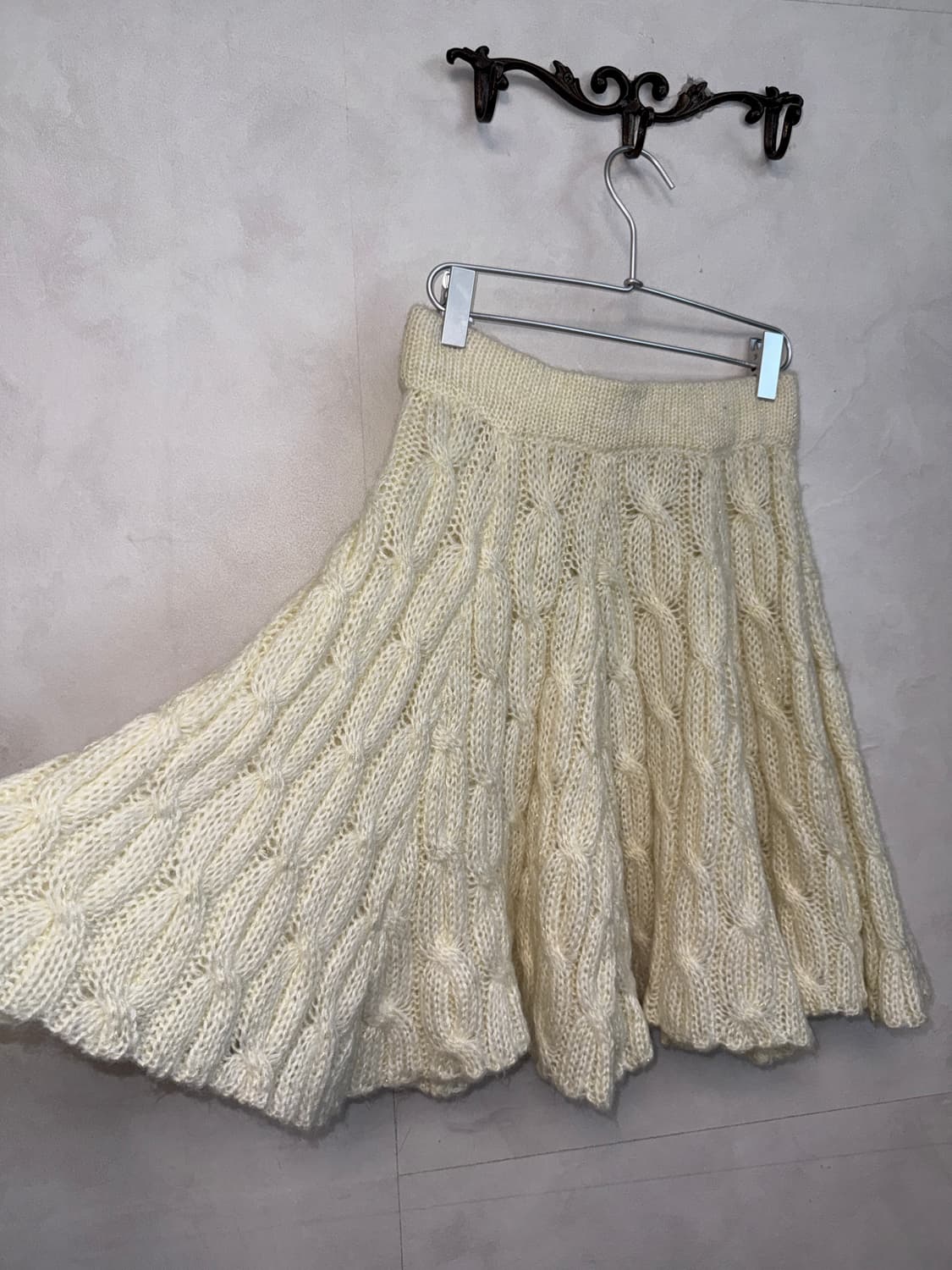 Ivory twist unbalanced knit skirt 상품이미지1