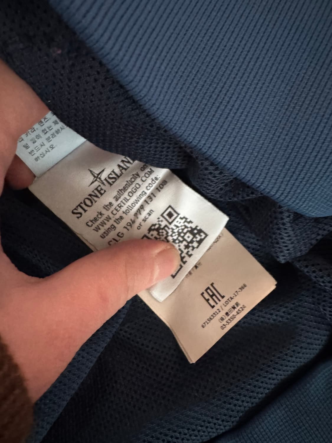 스톤아일랜드 나일론메탈 맨투맨 블랙와펜 상품이미지6