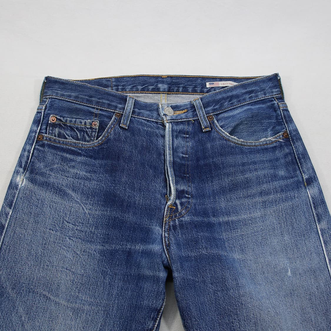 (착용컷) 00's 리바이스 501 셀비지 진 (남성용 30) 상품이미지4