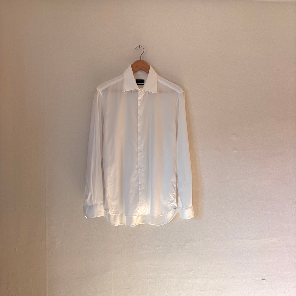 랑방 컬렉션 105 화이트 셔츠 수트 정장 카라 스냅 단추 상품이미지1