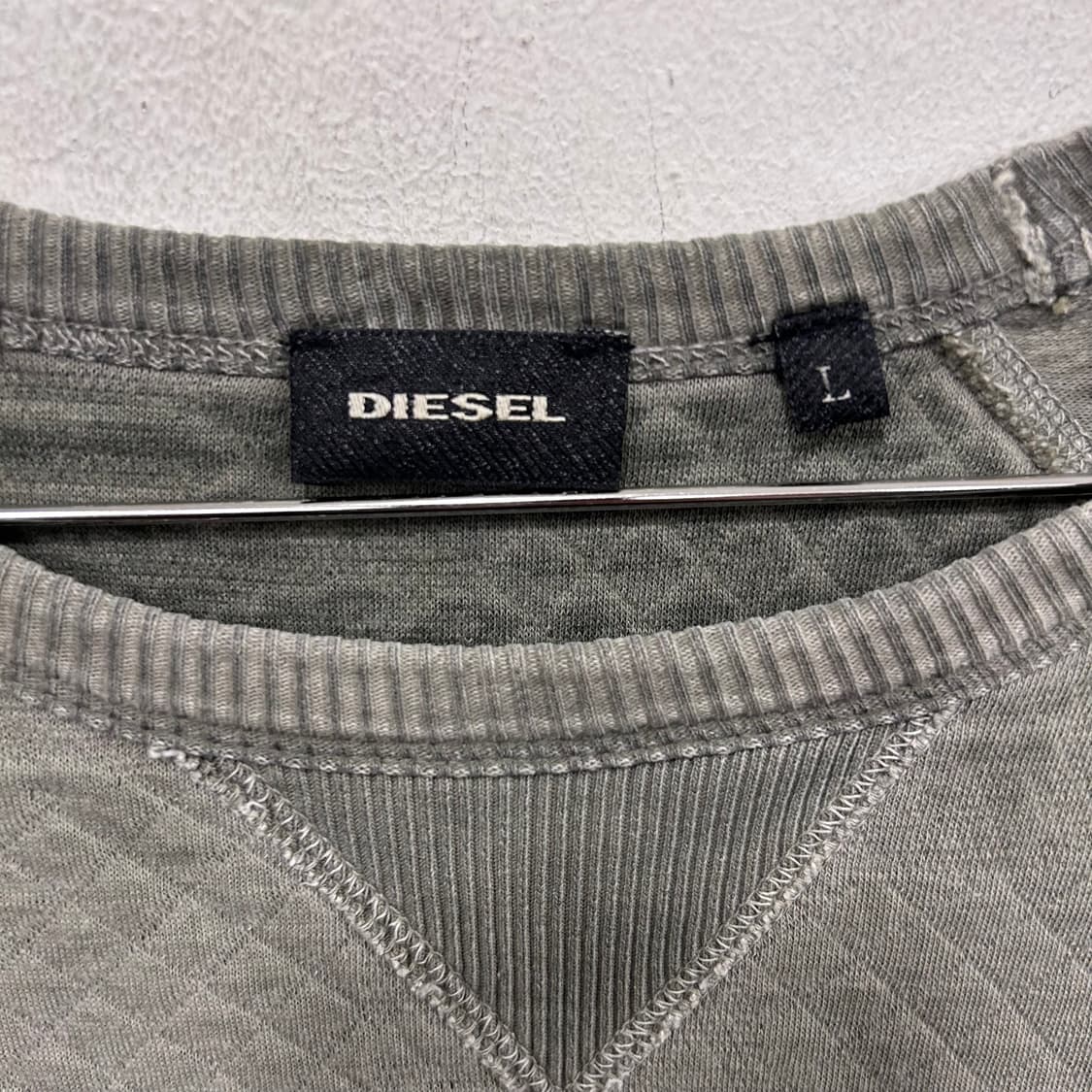 디젤 음각 믹스패턴 라운드 코튼 맨투맨 상품이미지3