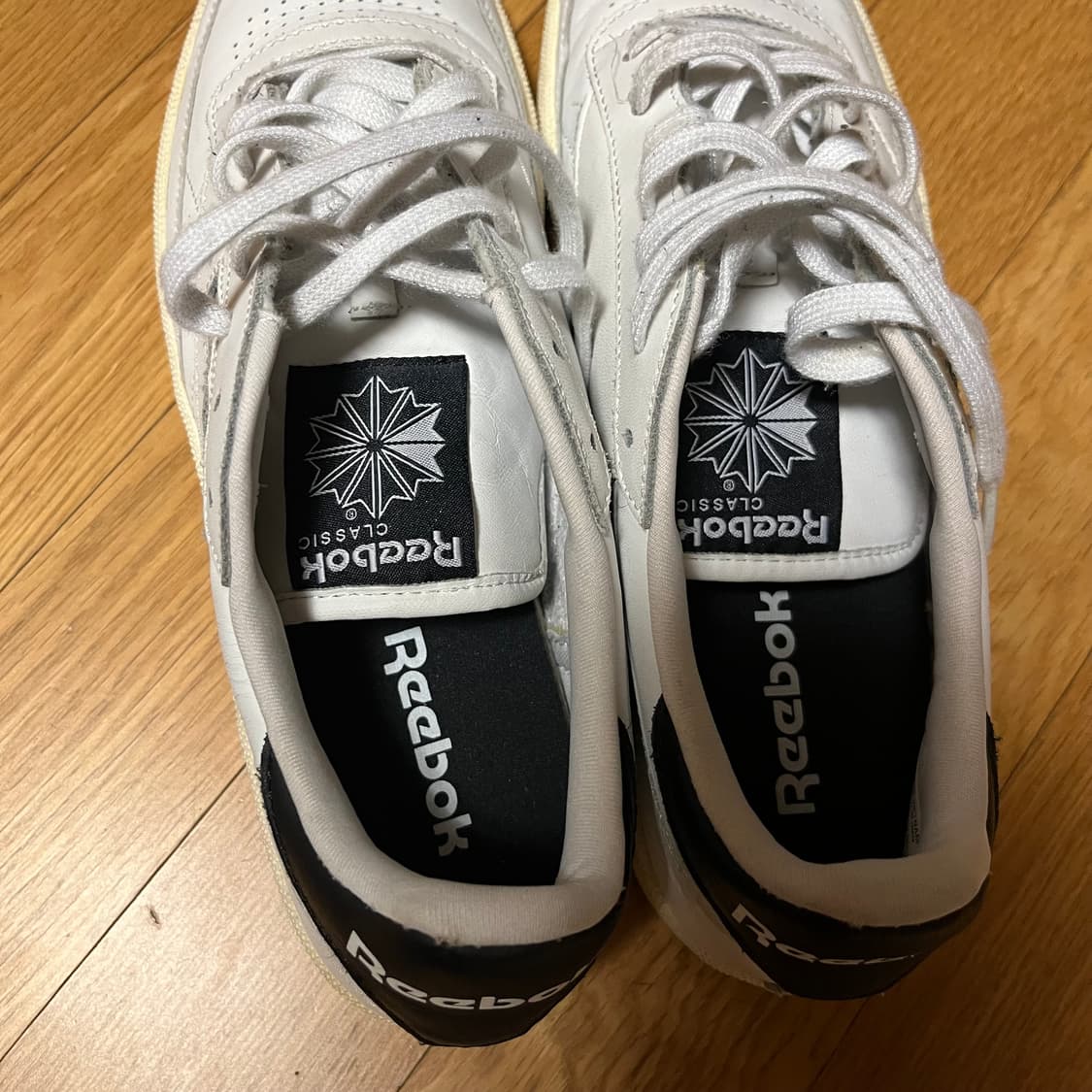 [275] 리복 클럽 C 매티보이 착용 상품이미지3