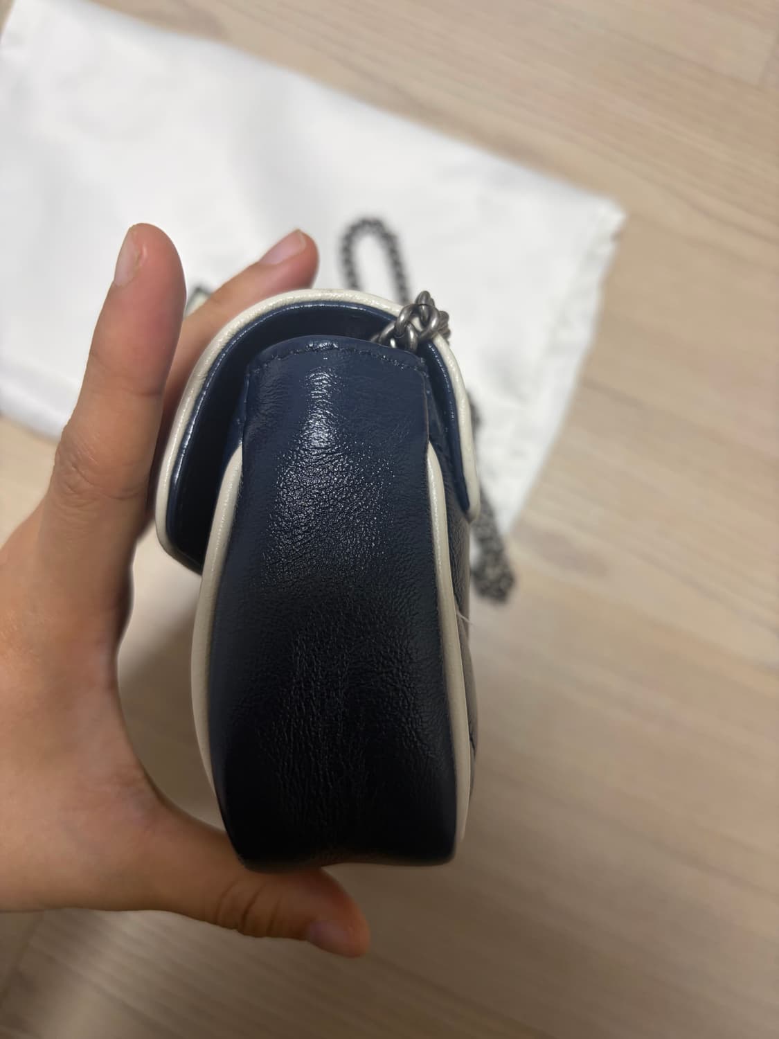 구찌 마몬트가방 마틀라쎄 체인 미니백 네이비 상품이미지3