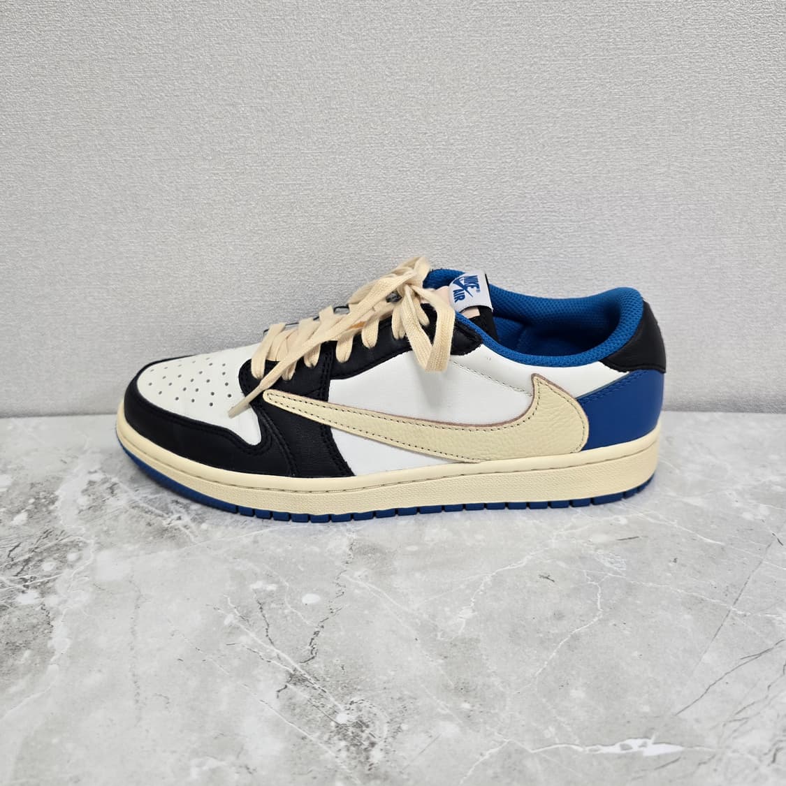 조던 트래비스 스캇 프라그먼트 스니커즈 신발 250사이즈 판매 상품이미지1