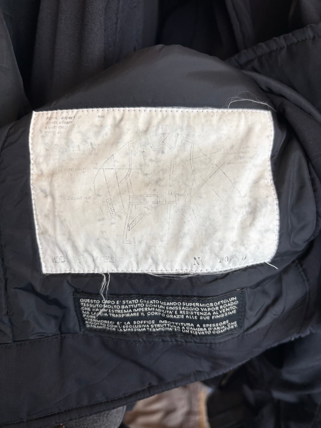 ASPESI 블랙 자켓 상품이미지4