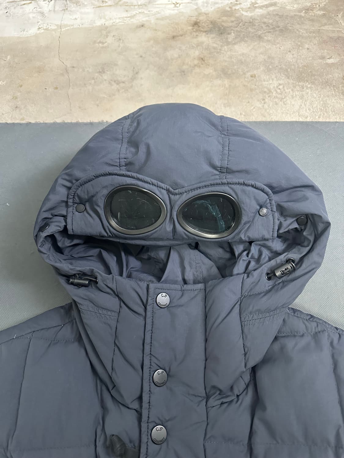 씨피컴퍼니 고글 조끼 패딩 105 상품이미지4