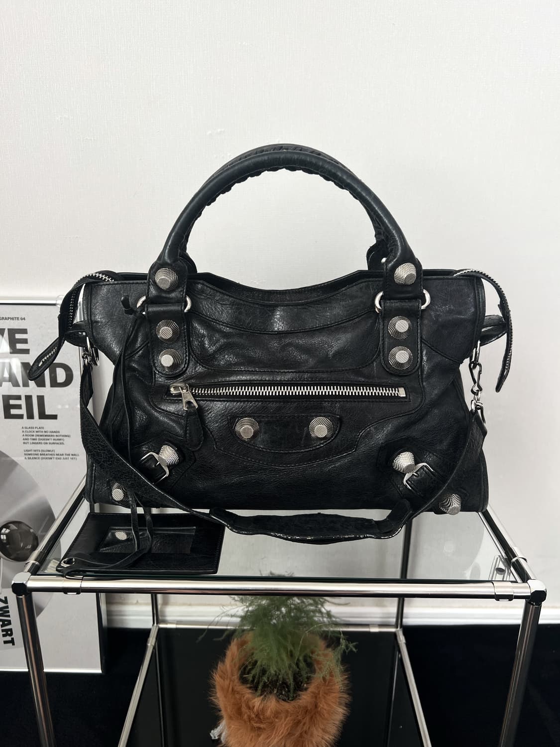 발렌시아가 모터백 상품이미지1