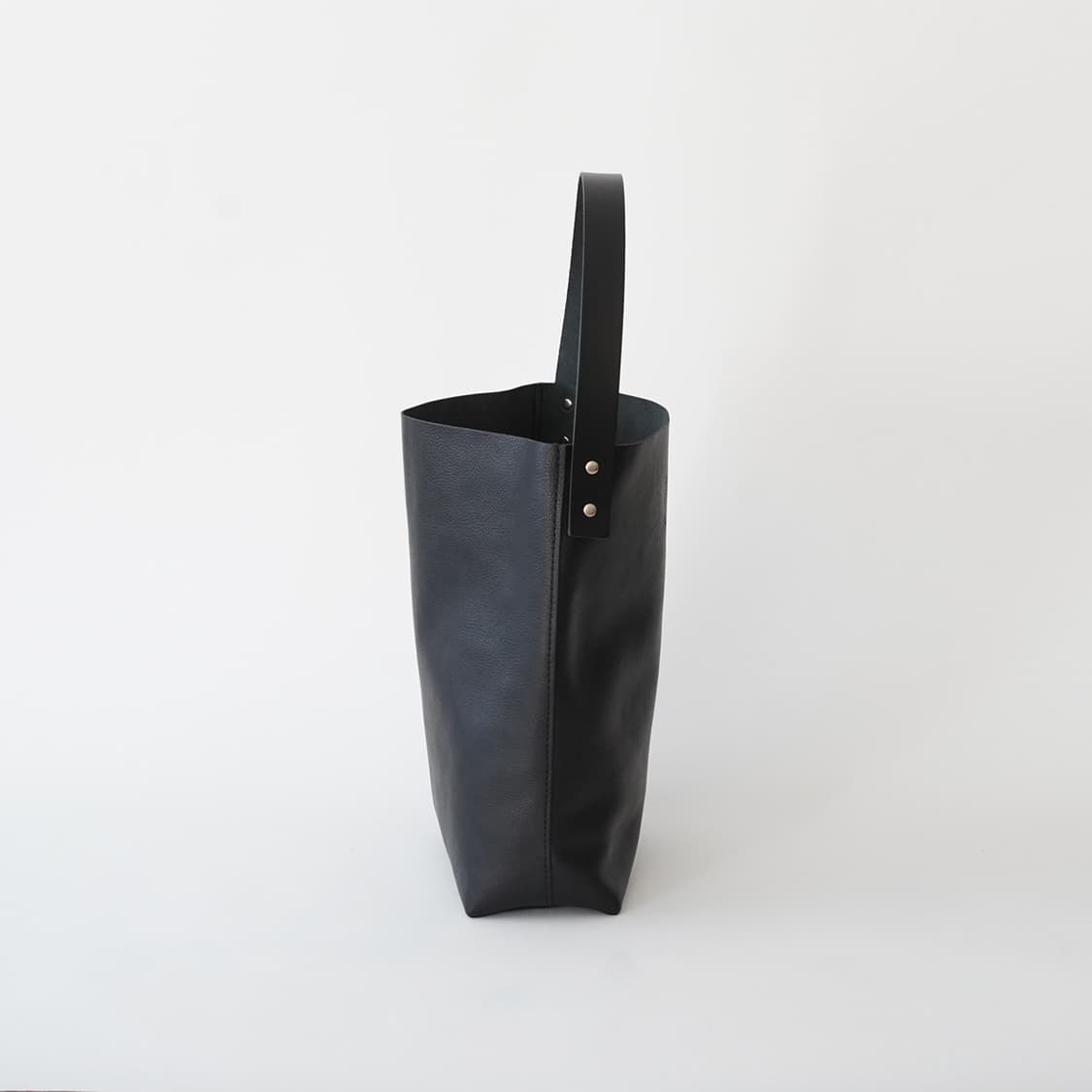 템베아 바게트백 레더 BAGUETTE TOTE SHRINK LEATHER 상품이미지2