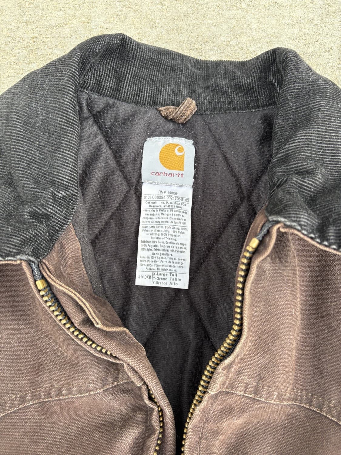 칼하트 J14 디트로이트 자켓 다크브라운 상품이미지2