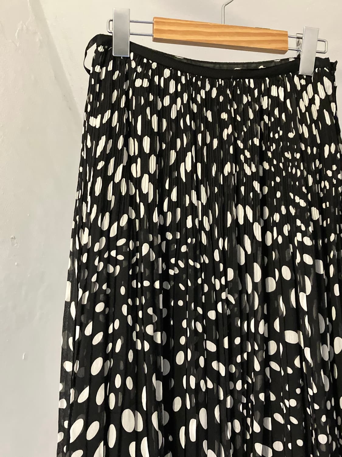 y2k 도트 프릴 플레어 미디 스커트 상품이미지2