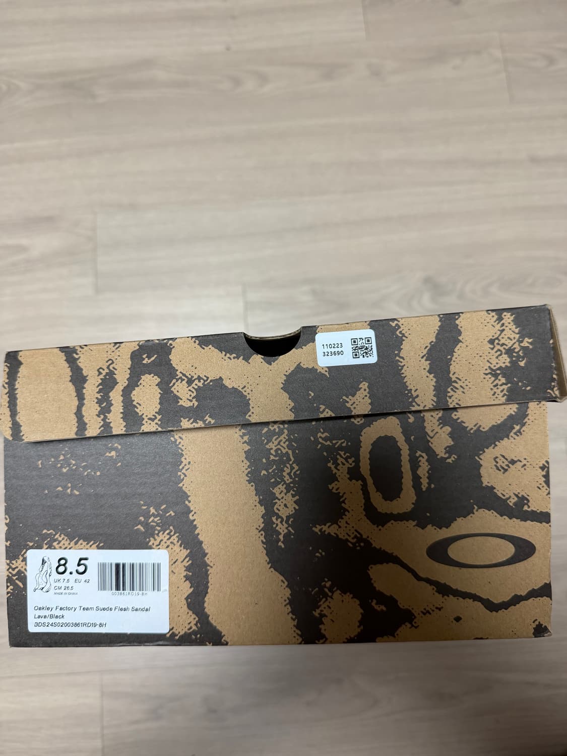 오클리 팩토리 팀 x 브레인 데드 스웨이드 플래시 샌들 라바 상품이미지4