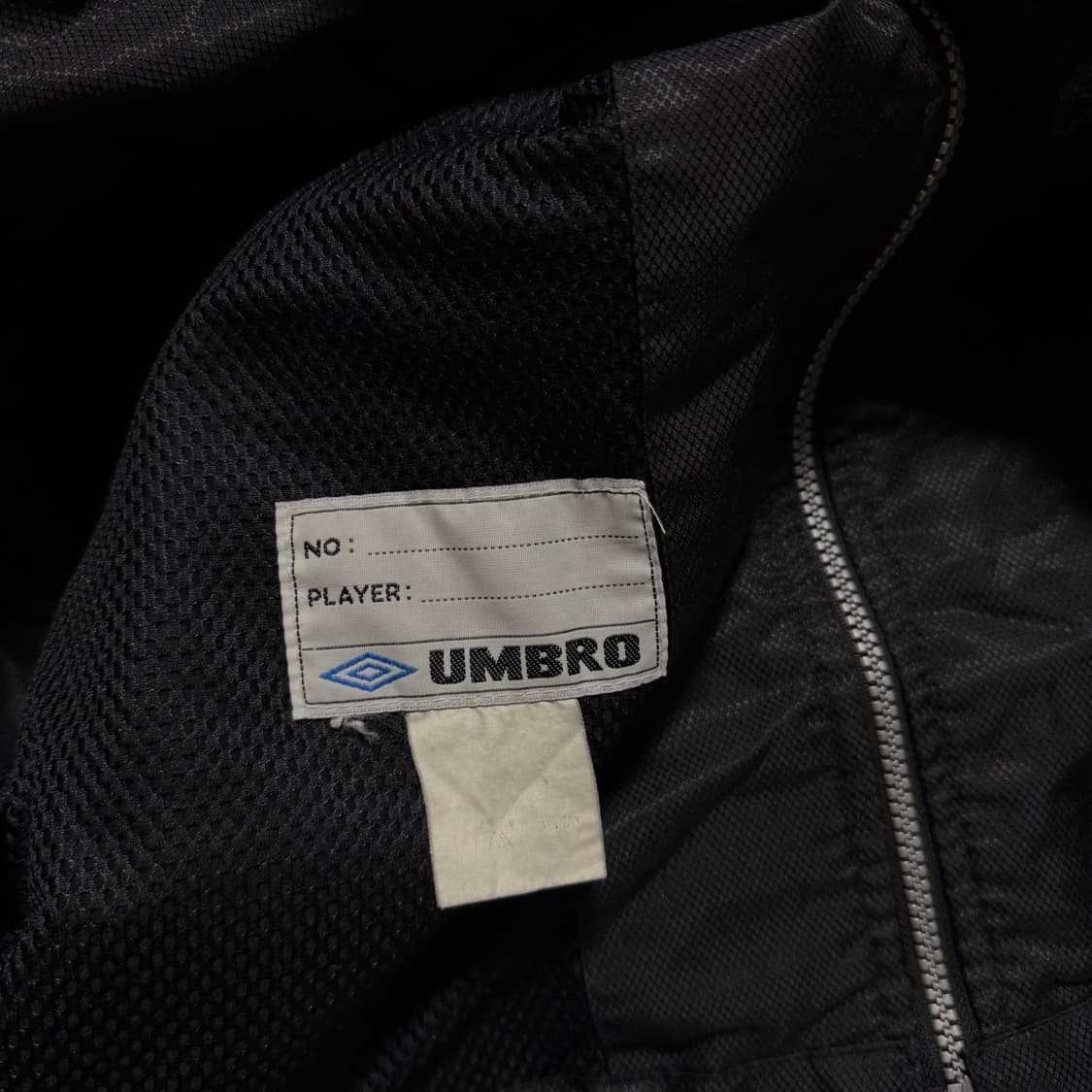 엄브로 올드스쿨 바람막이 자켓 상품이미지3