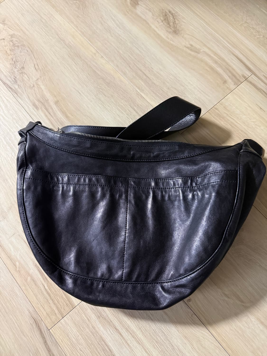 엔벨로프 레더 호보백 상품이미지1