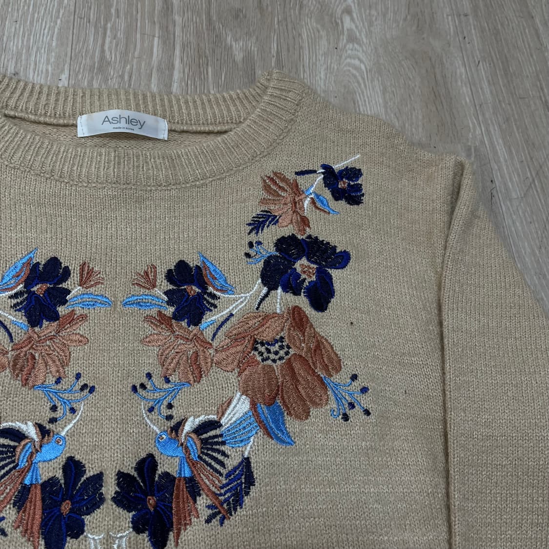 애슐리 여성 플라워 자수 라운드 니트 M/95 상품이미지3