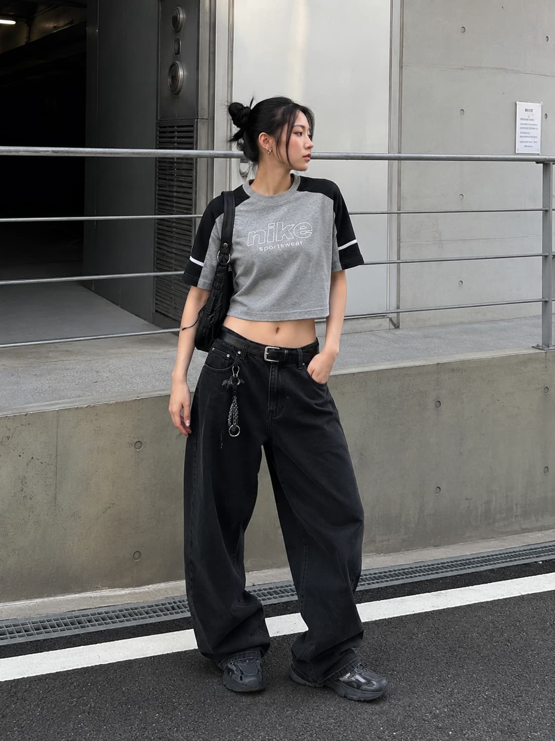 나이키(Nike) Nsw 센터 로고 라글란 배색 크롭 반팔티셔츠 상품이미지1