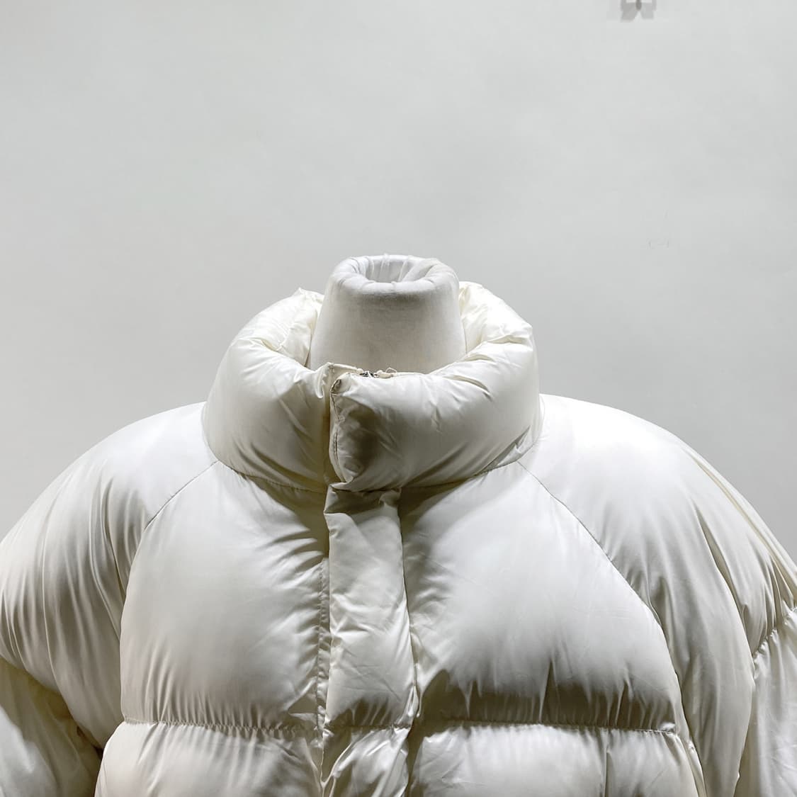 언커버 여성 스무스패딩 화이트  상품이미지2