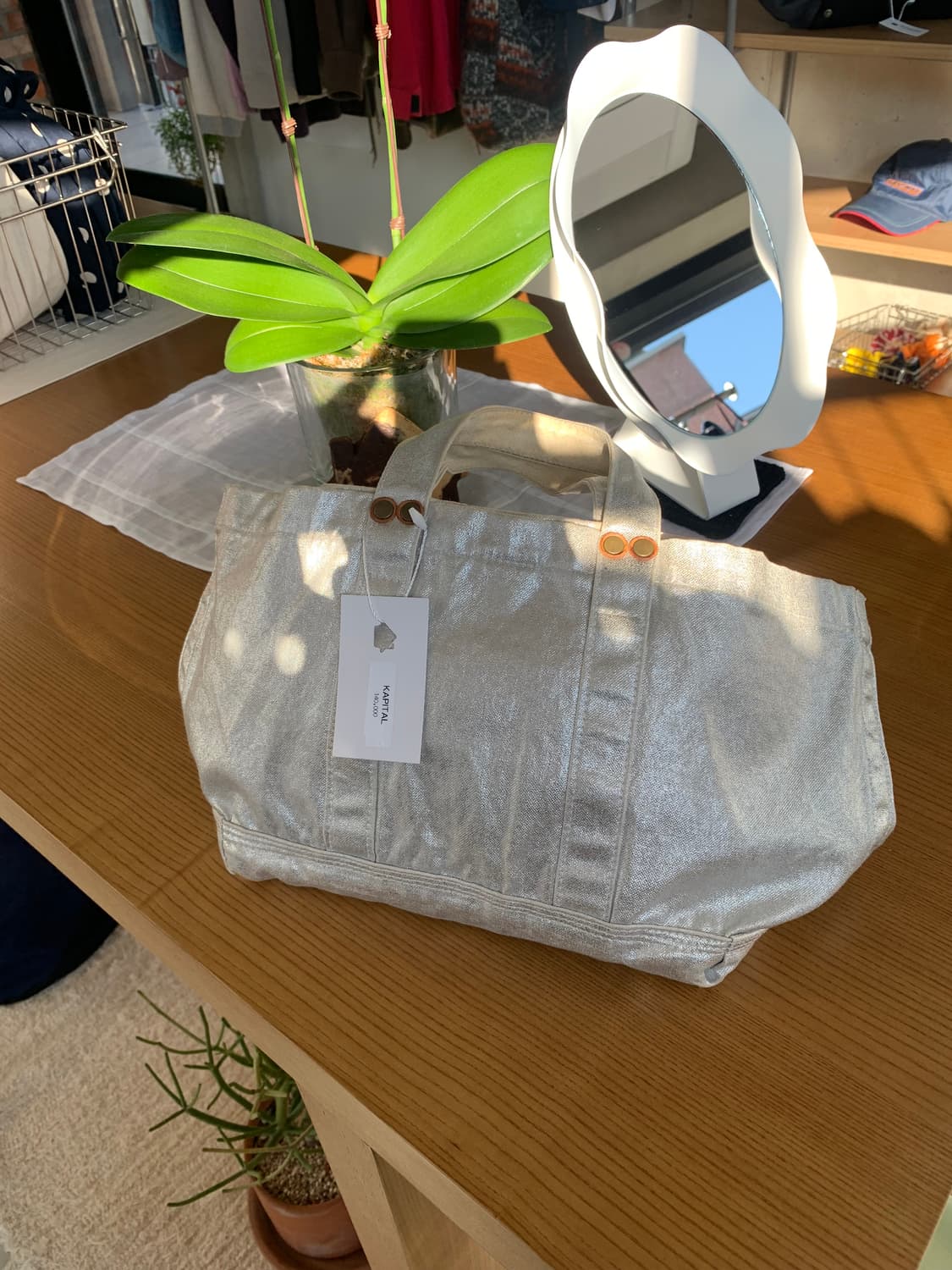 Kapital 캐피탈 실버 핸드백 상품이미지4