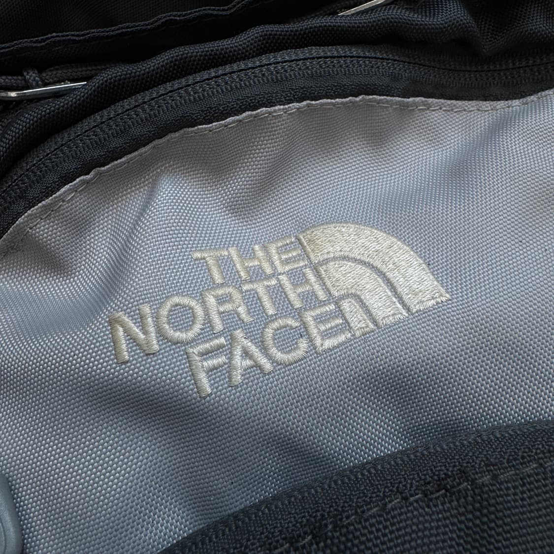 노스페이스 고프코어 HECKLER 울프그레이 테크니컬 백팩 상품이미지5