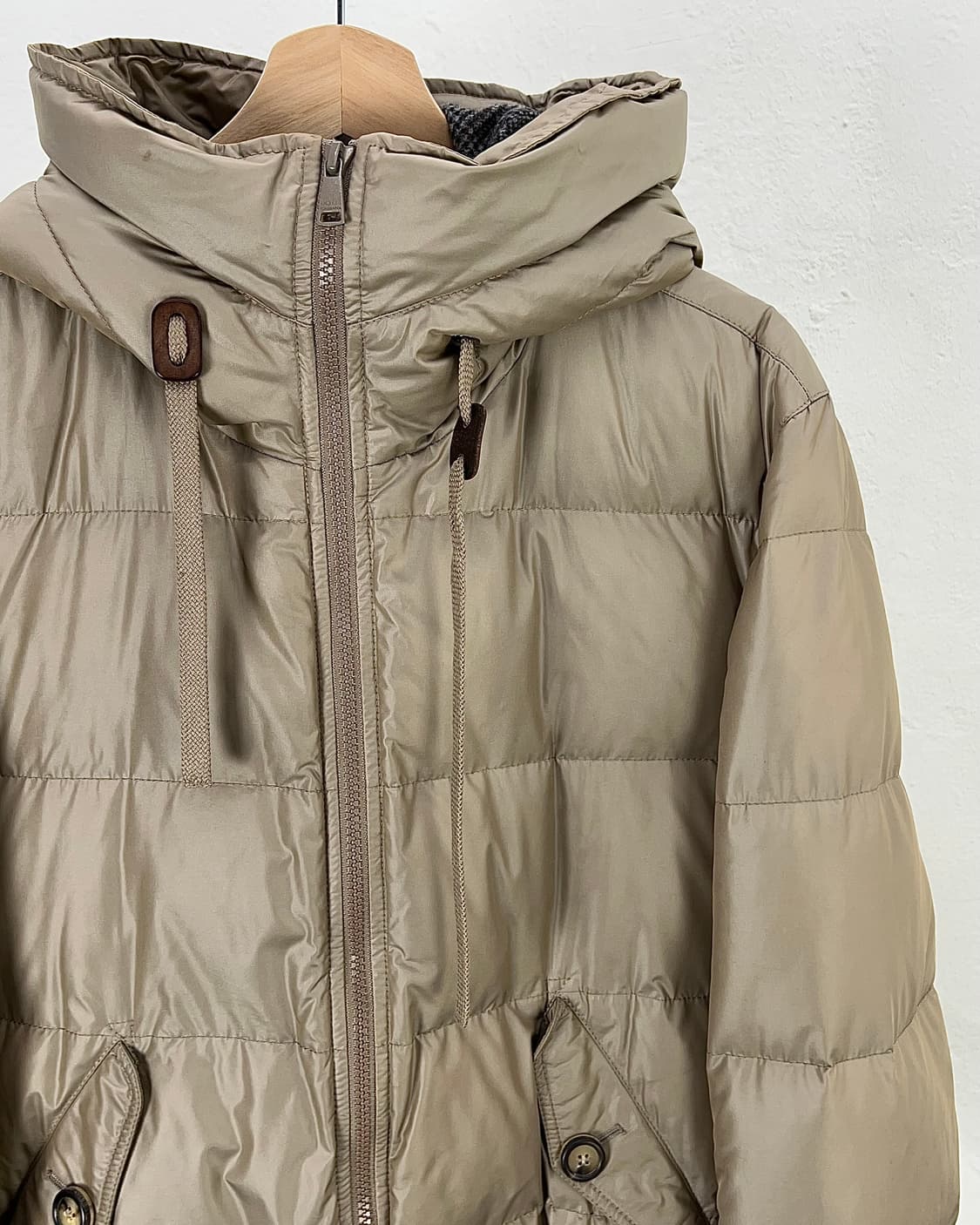 돌체앤가바나 라이트 브라운 더플 넥 하운드 푸퍼 구스 다운 자켓 상품이미지3