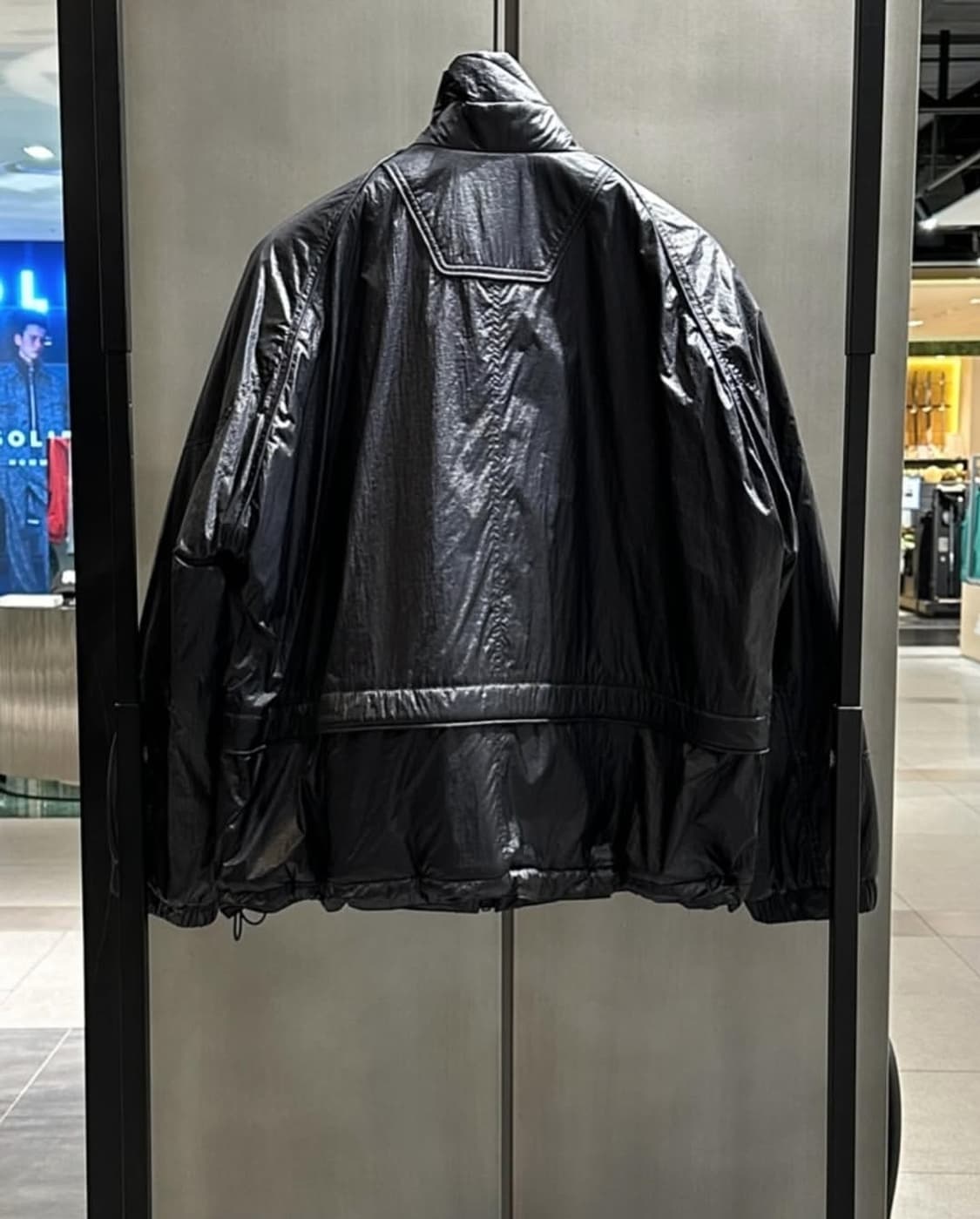 준지 129만 나일론 미드렝스 트랙 점퍼 상품이미지10