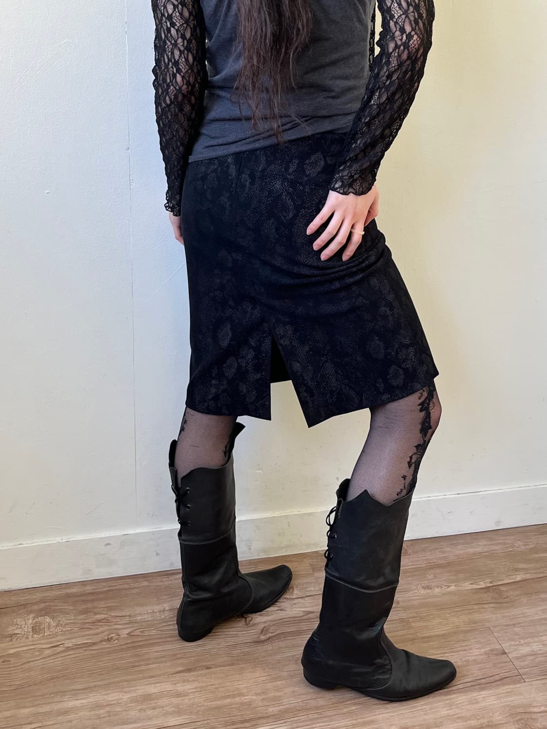 VIVAYOU 블랙 트임 미디스커트 상품이미지7