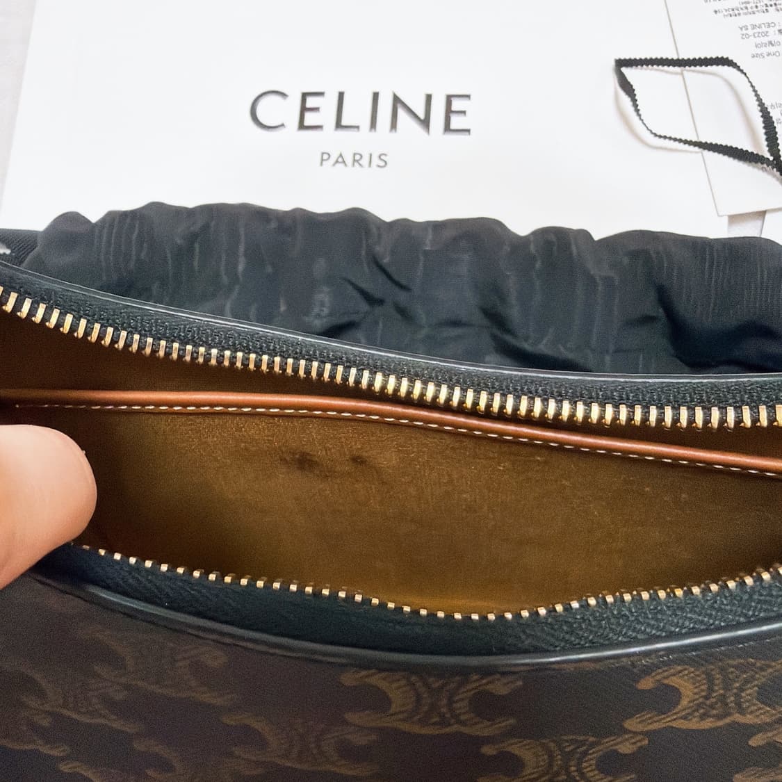 정품) 셀린느 트리옹프 캔버스 아바 호보백 상품이미지6