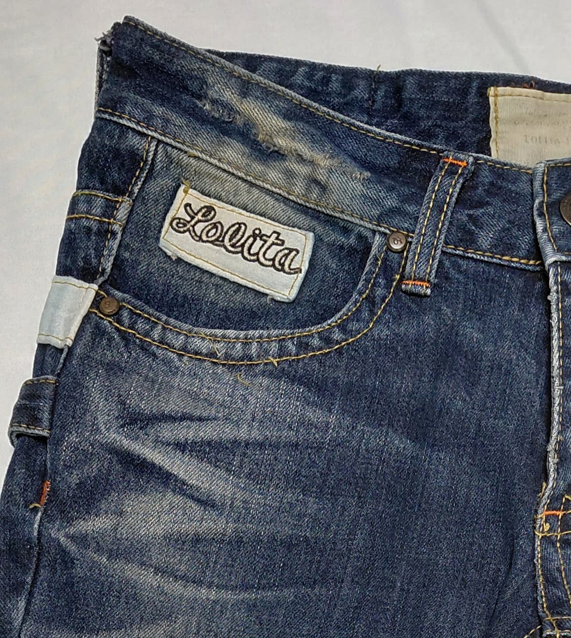 Lolita Jeans 버클 디테일 입체 포켓 데님 - M사이즈 상품이미지2