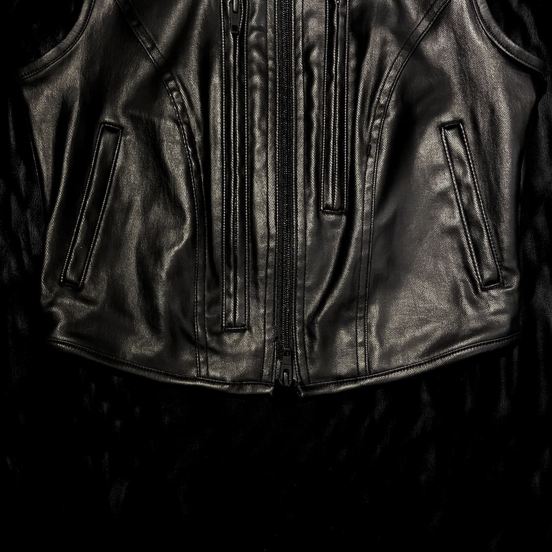 로딩룸 레더 후드 베스트 집업 상품이미지3