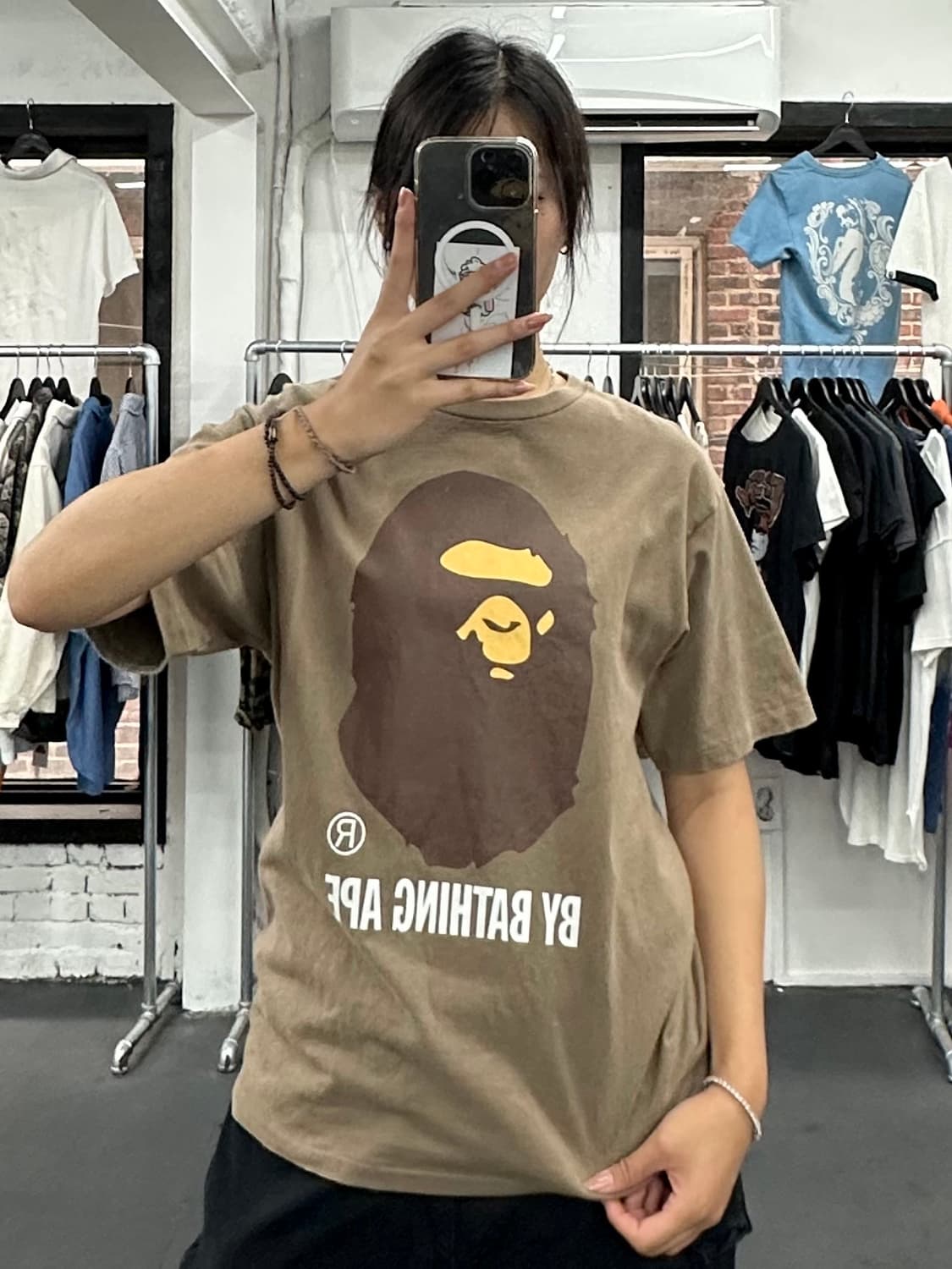 베이프 빅사루 브라운 티셔츠 상품이미지2