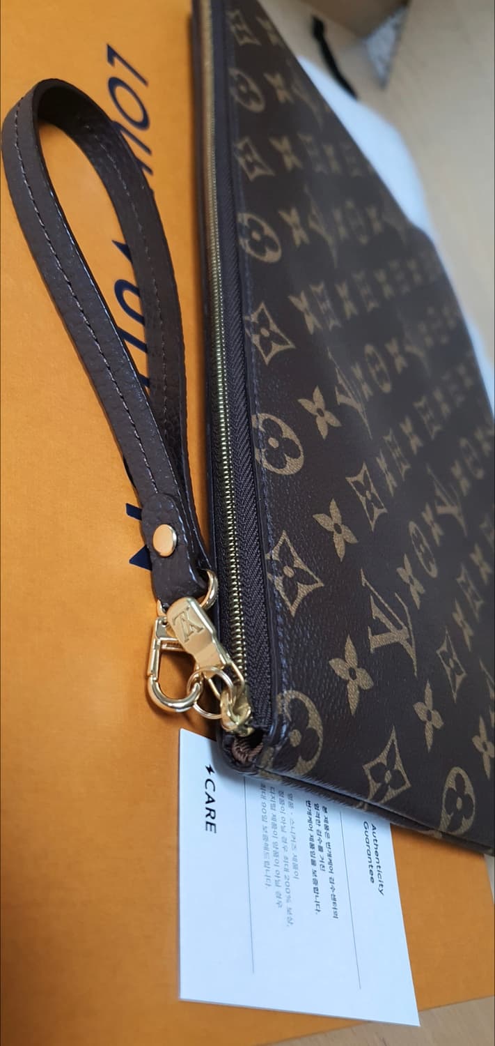 루이비통 에튀보야주MM 클러치/클러치백 새상품급 정품(감정서O) 상품이미지4
