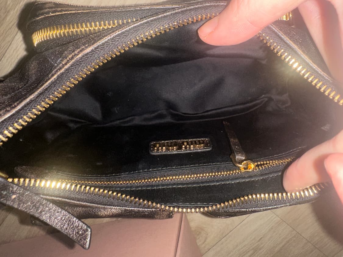 미우미우 나파가죽 포켓호보백 상품이미지8