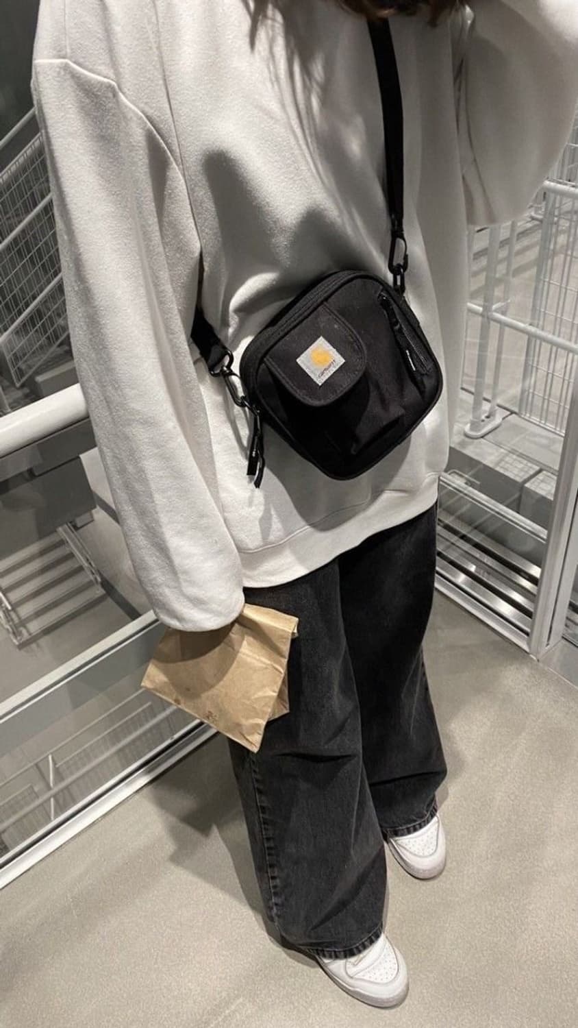 칼하트 에센셜 백 스몰 블랙 정품 상품이미지4