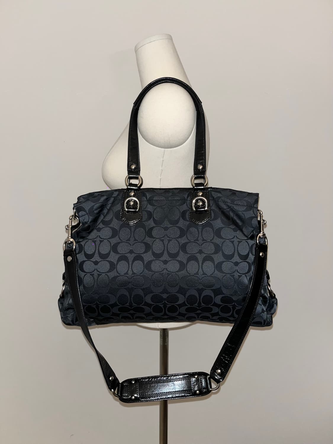 Coach All Black Shoulder bag 상품이미지5
