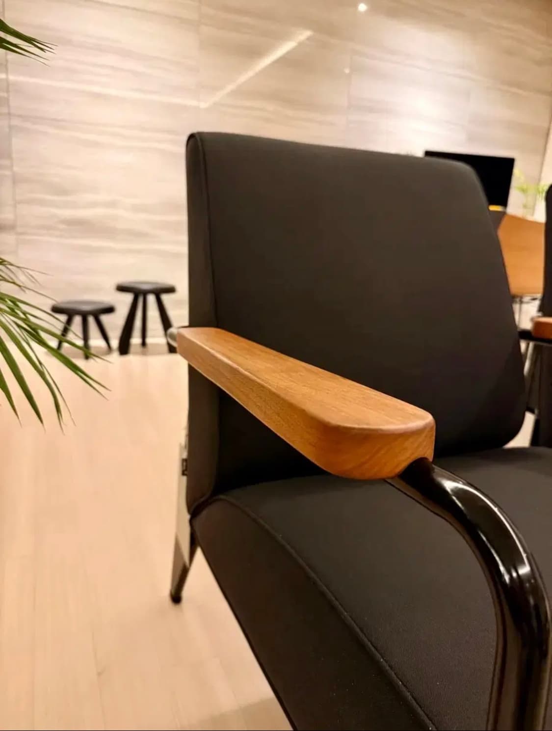 비트라 장 프루베 암체어 vitra prouve 상품이미지3