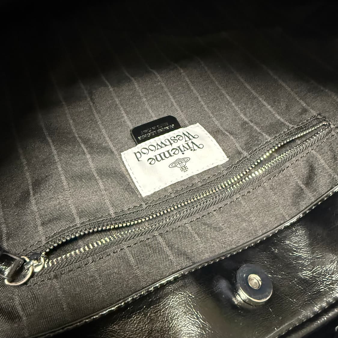 비비안웨스트우드  오브 플라크 블랙 토트 낸시 호보백 스웨이드 가죽 가방 상품이미지9