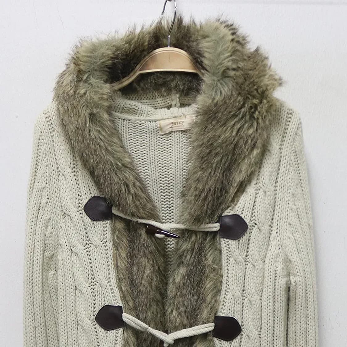 JUICY 퍼 포인트 니트 떡볶이 가디건 63466 상품이미지3