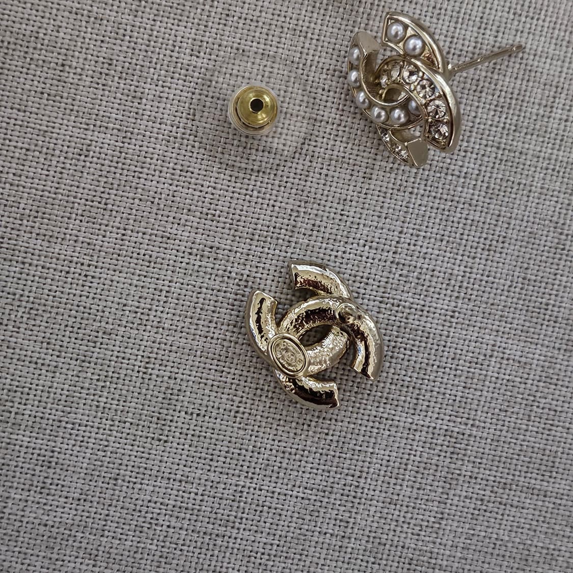 925 샤넬 빈티지 업사이클링 하프 CC 귀걸이 상품이미지4