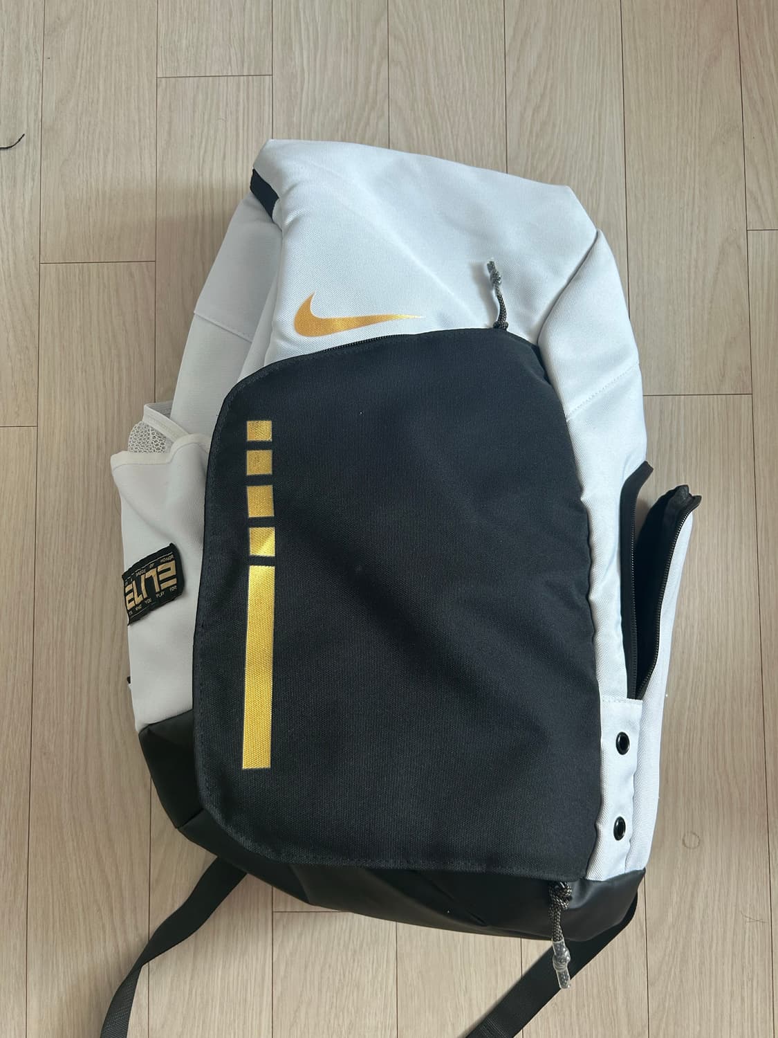 나이키 훕스 엘리트 백팩 32L 화이트 블랙 상품이미지2