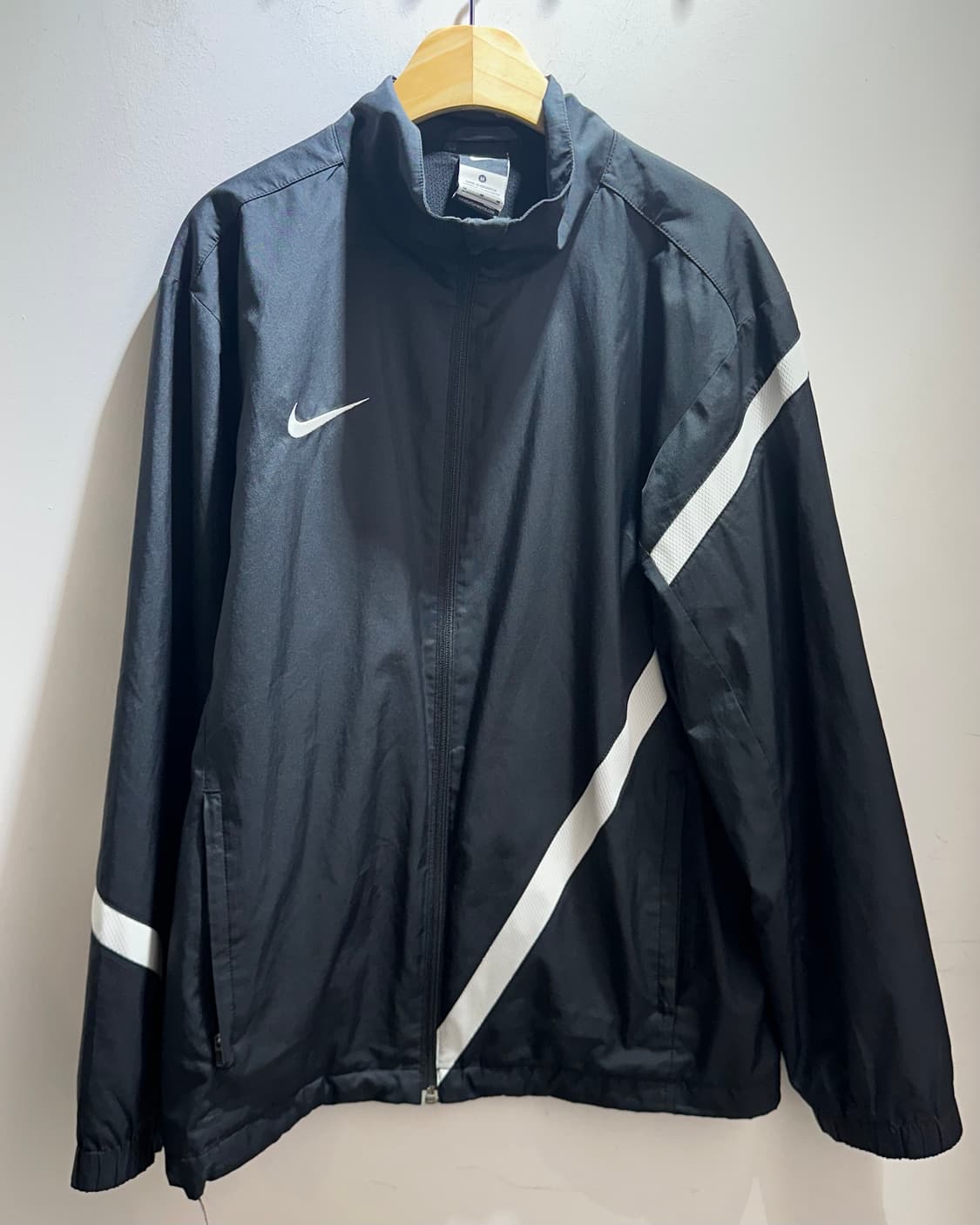 M 나이키 스우시 사선라인 포인트 블랙 바람막이 상품이미지2