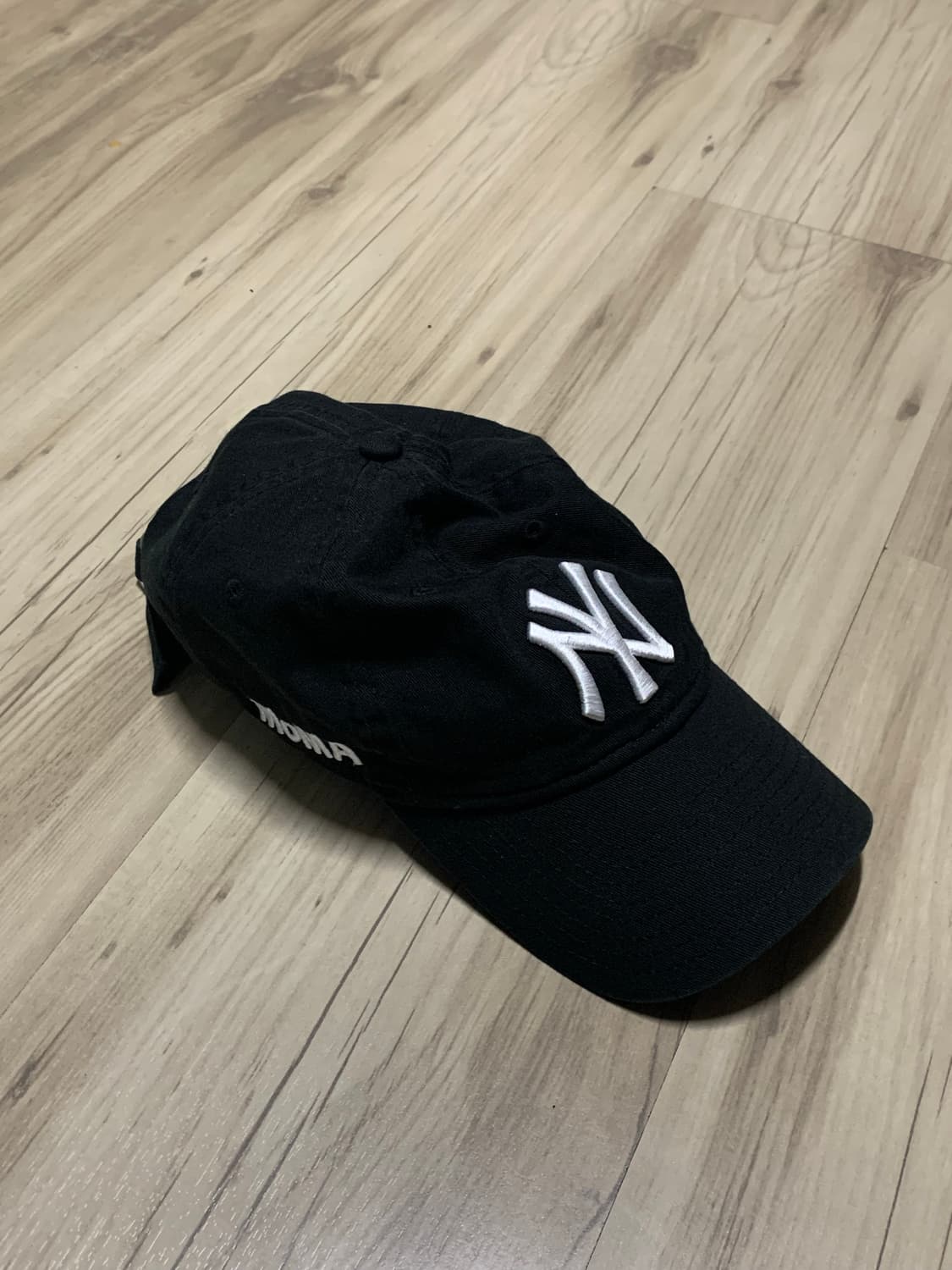 뉴에라 모마 볼캡 블랙 상품이미지1