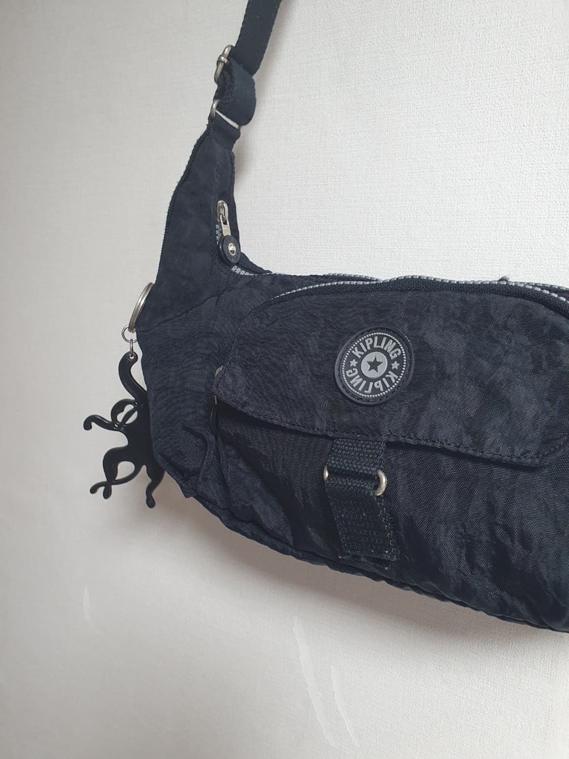 키플링 반달 숄더백 호보백 블랙 상품이미지2