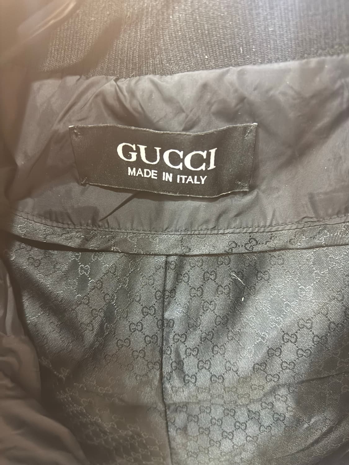 55-66 정품 구찌 빈티지 인터로킹 숏 패딩 팝니다 상품이미지3