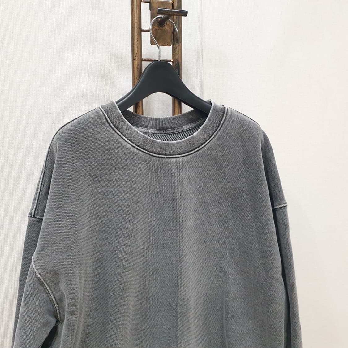 어텐션로우 A 10 ROW 피그먼트 맨투맨 1 상품이미지2