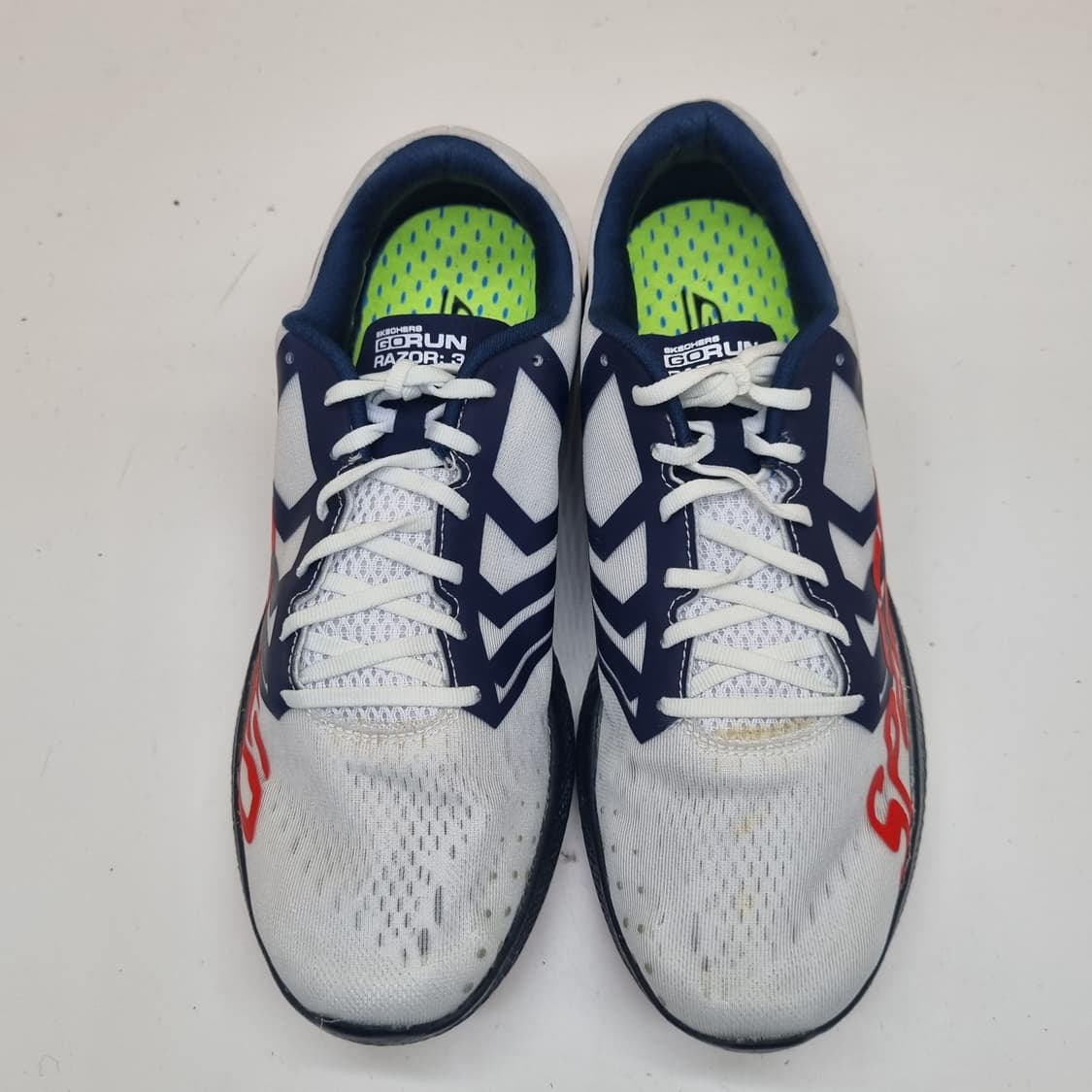 스케쳐스 고런  레이저3 스피드 런닝화 260. 상품이미지2
