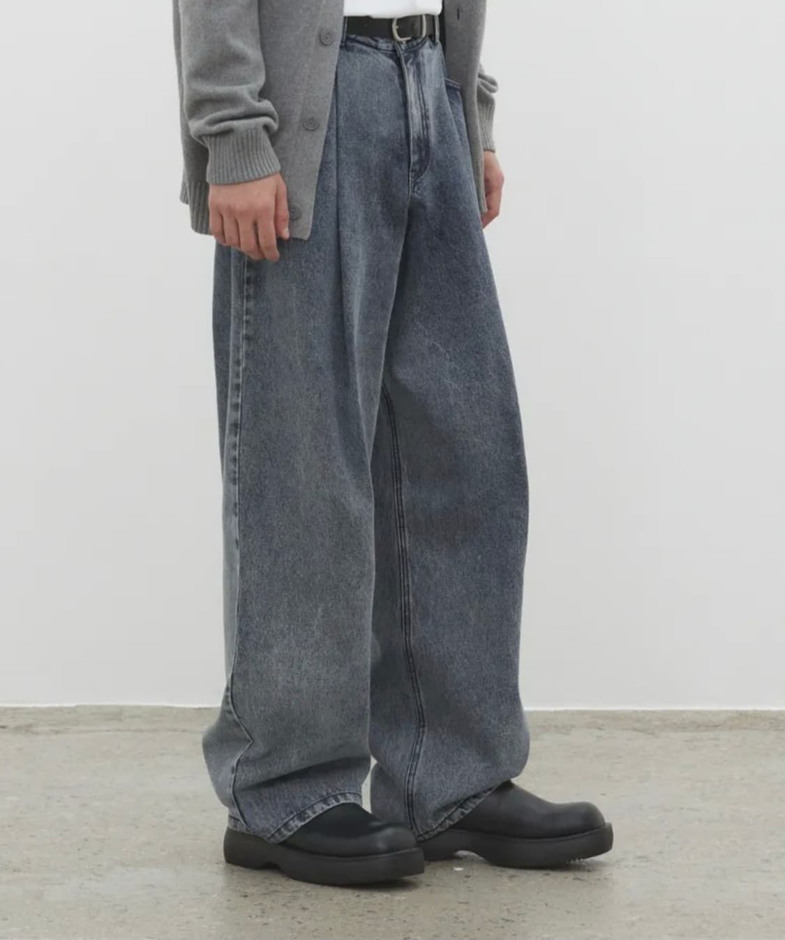 데케트 딥 플리츠 와이드 진 중청 상품이미지2