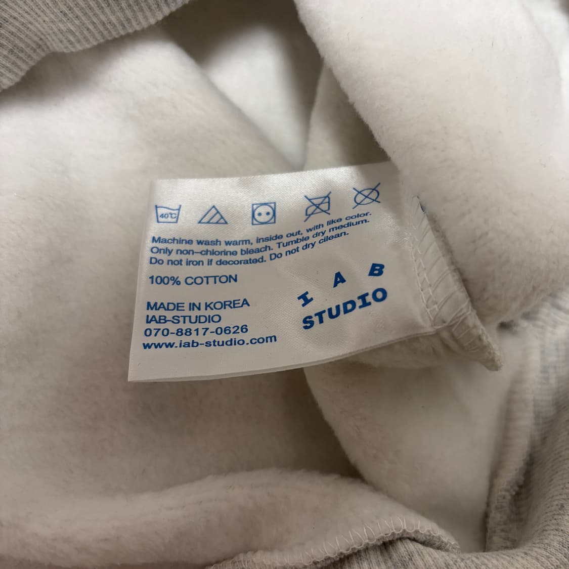 아이엠 스튜디오 스펠로고 하프집업 맨투맨 상품이미지7