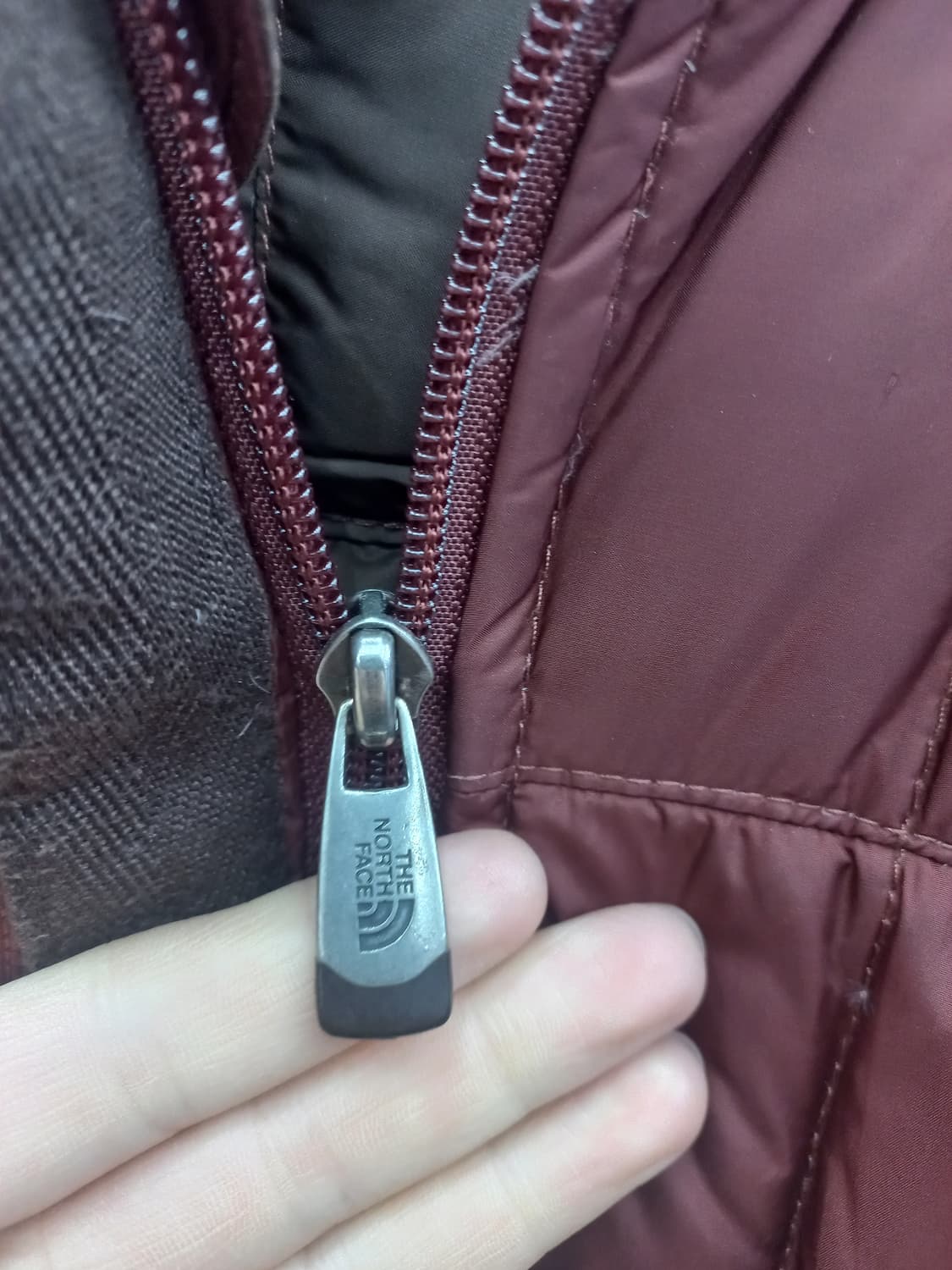 노스페이스 여성 구스600버건디 패딩 XS(여85) 상품이미지4